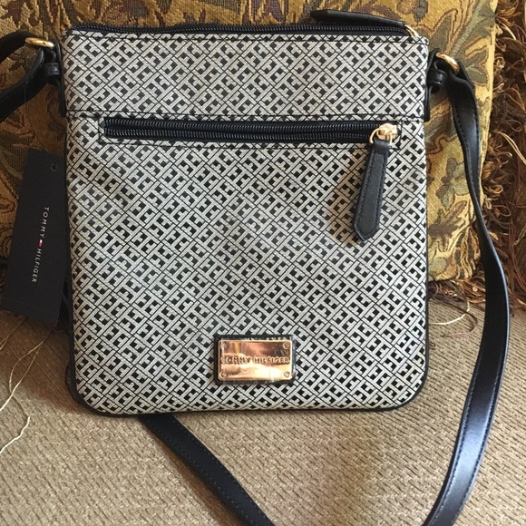 Tommy Hilfiger Handbags - NWT Tommy Hilfiger crossbody bag